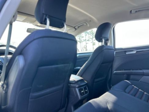 Used 2014 Ford Fusion SE w/ Equipment Group 501A image 17