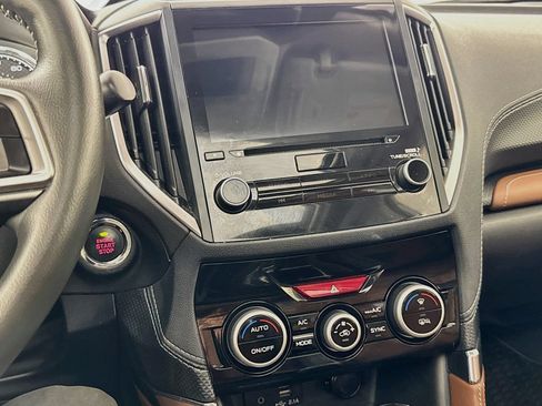 Certified 2023 Subaru Forester Touring AWD/4WD image 17