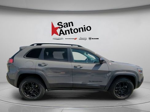 Used 2023 Jeep Cherokee Trailhawk w/ Trailer Tow Group AWD/4WD image 16