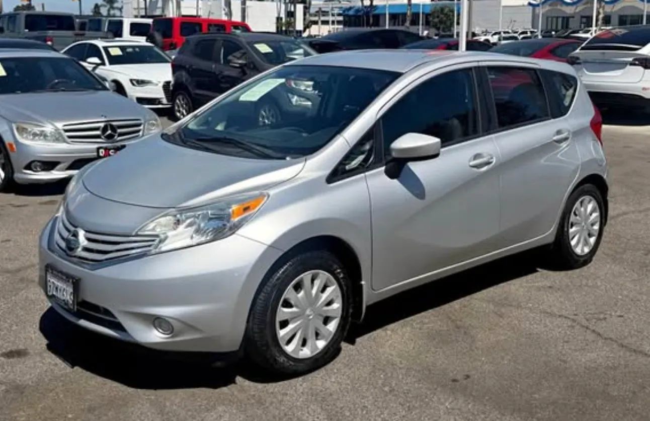 Used 2015 Nissan Versa Note SV FWD image 2