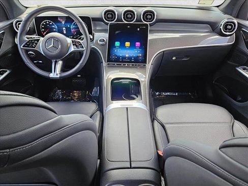 Used 2026 Mercedes-Benz GLC 300 image 16