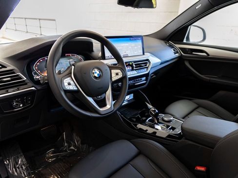 Certified 2025 BMW X4 xDrive30i image 15