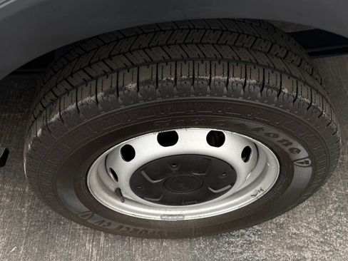 Used 2020 Ford Transit 250 Medium Roof image 15