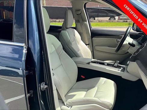 Certified 2023 Volvo XC90 B6 Plus image 9