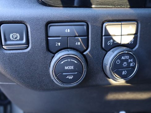 Certified 2025 Chevrolet Silverado 2500 LT w/ All Star Edition image 22