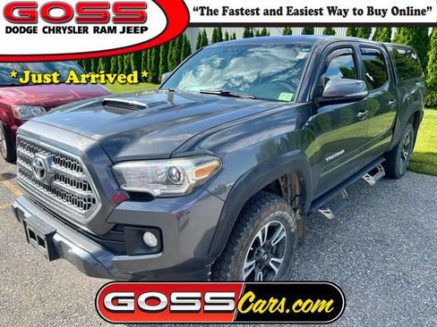 Used 2017 Toyota Tacoma TRD Sport w/ Tow Package (A/T) AWD/4WD image 1