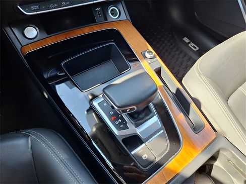 Used 2021 Audi Q5 2.0T Premium w/ Convenience Package image 13