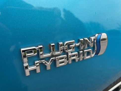 Used 2017 Toyota Prius Prime Premium image 5