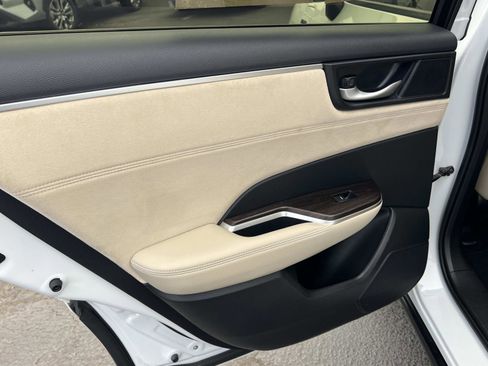 Certified 2019 Honda Clarity Touring image 19