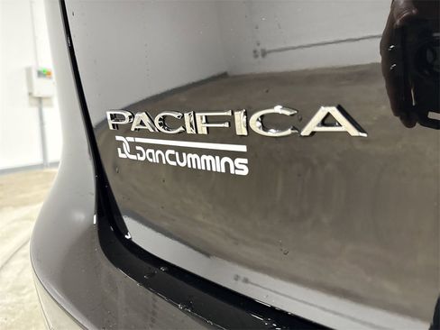 New 2026 Chrysler Pacifica Select image 24
