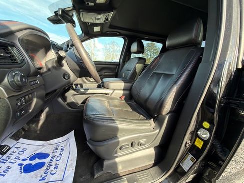 Used 2021 Nissan Titan PRO-4X w/ Pro-4x Convenience Package image 11