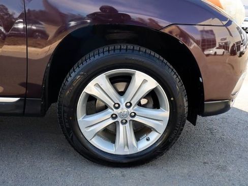 Used 2013 Toyota Highlander Limited image 20