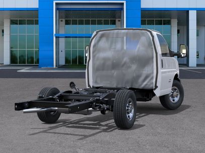 New 2025 Chevrolet Express 3500 w/ Power Convenience Package