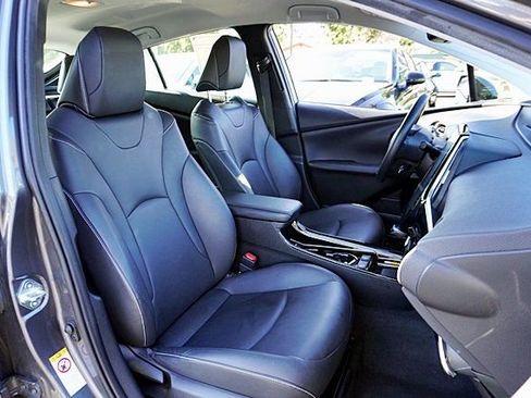 Used 2020 Toyota Prius Prime XLE FWD image 13