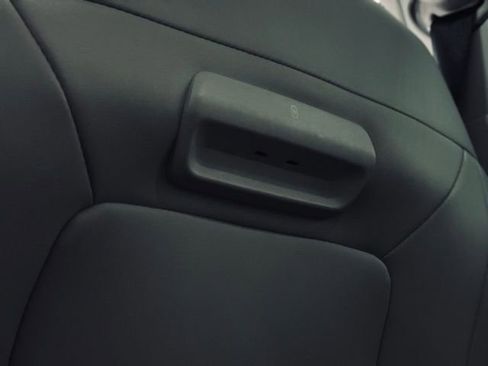 Used 2025 Ford Expedition Active image 31