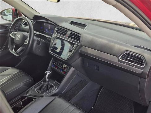 Used 2022 Volkswagen Tiguan SE FWD image 21