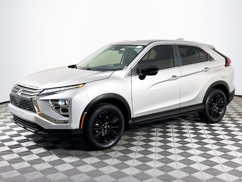 Used 2023 Mitsubishi Eclipse Cross LE image 4