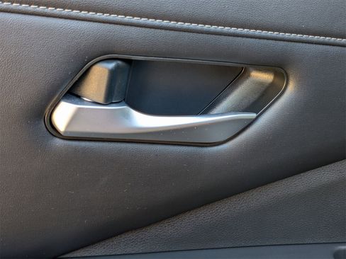 Used 2022 Nissan Pathfinder SL w/ SL Black Package image 34