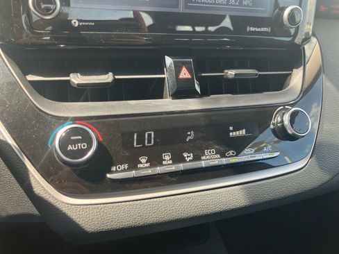 Used 2022 Toyota Corolla LE image 22