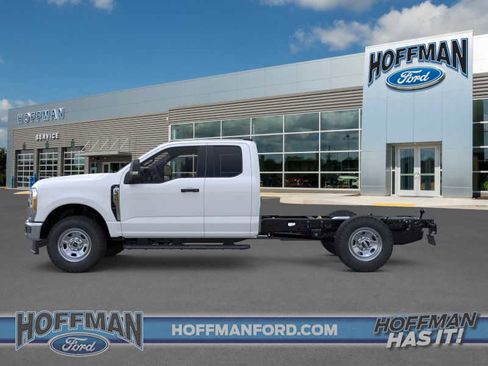 New 2025 Ford F350 XL w/ XL Chrome Package image 16