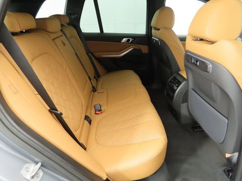 Certified 2025 BMW X5 xDrive40i w/ Parking Assistance Package image 22