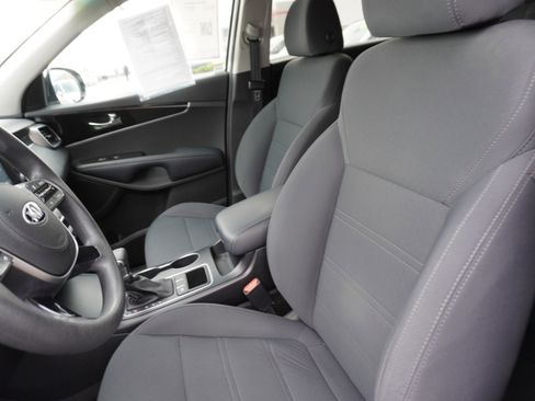Used 2019 Kia Sorento LX image 20