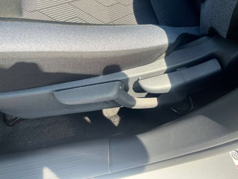 Used 2025 Nissan Versa SV FWD image 21