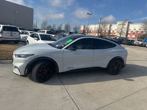 Used 2021 Ford Mustang Mach-E Premium image 6