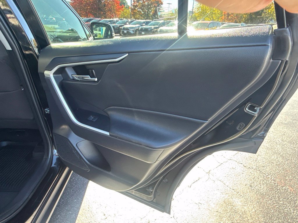 Certified 2022 Toyota RAV4 XLE w/ Convenience Package AWD/4WD image 18
