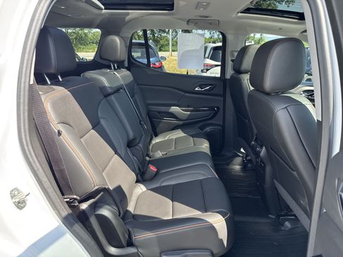 Used 2022 GMC Acadia AT4 w/ Technology Package AWD/4WD image 21