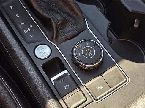 Used 2021 Volkswagen Atlas SE image 29