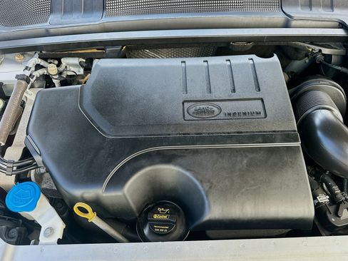 Used 2019 Land Rover Range Rover Evoque SE image 35