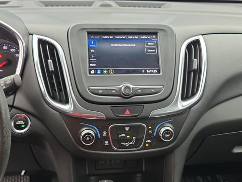 Used 2020 Chevrolet Equinox LT FWD image 19