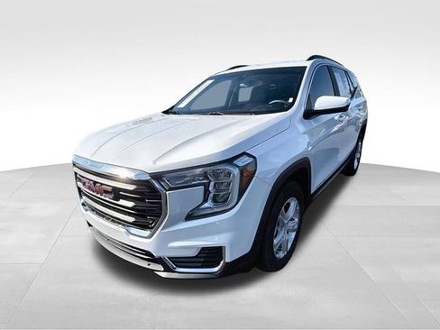 Used 2023 GMC Terrain SLE w/ Driver Convenience Package AWD/4WD image 4