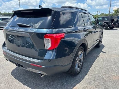 Used 2022 Ford Explorer XLT w/ Equipment Group 202A RWD image 4