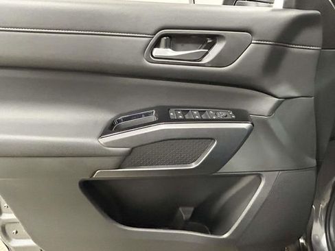 New 2026 Nissan Pathfinder SL FWD image 12