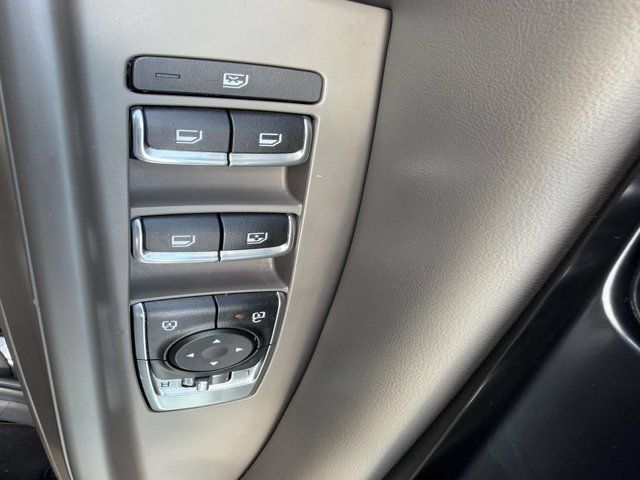 Used 2025 Kia Carnival FWD image 8