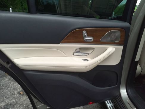 Certified 2022 Mercedes-Benz GLS 450 4MATIC image 25