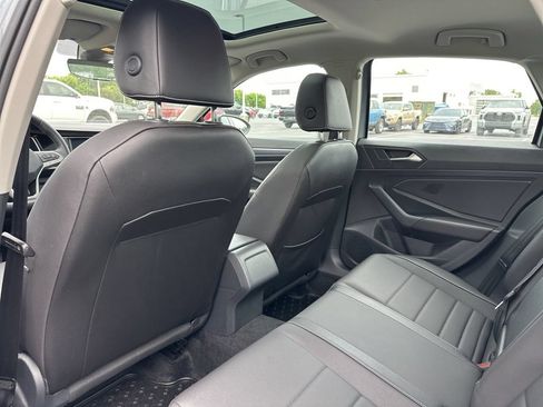 Used 2023 Volkswagen Jetta SE FWD image 23