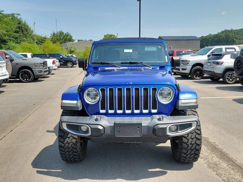 Used 2018 Jeep Wrangler Unlimited Sahara AWD/4WD image 8