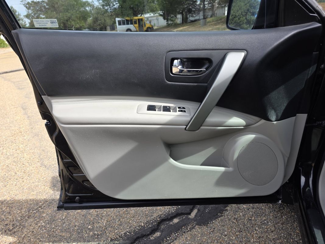 Used 2013 Nissan Rogue SL AWD/4WD image 13
