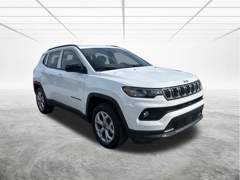 New 2026 Jeep Compass Latitude image 2