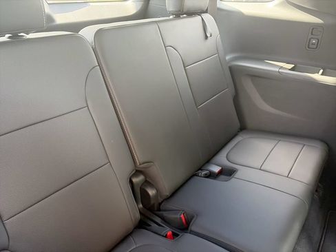 Used 2023 Chevrolet Traverse Premier FWD image 14