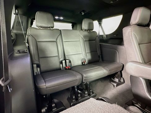 Used 2023 Chevrolet Suburban High Country AWD/4WD image 28