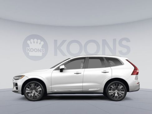Used 2023 Volvo XC60 B5 Plus image 2