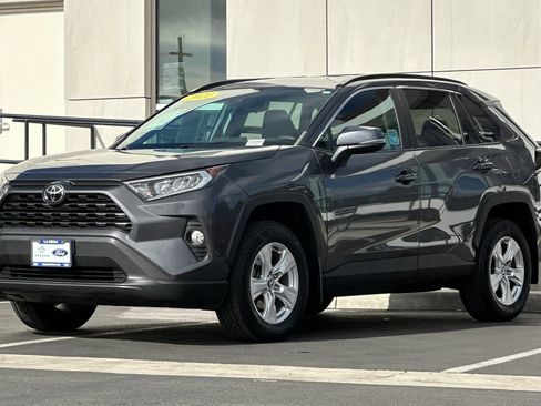 Used 2021 Toyota RAV4 XLE w/ Carpet Mat Package (TMS) image 7