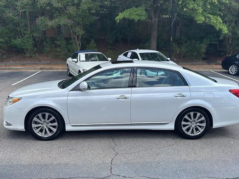 Used 2011 Toyota Avalon Limited FWD image 8