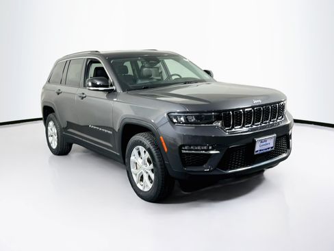 Used 2023 Jeep Grand Cherokee Limited AWD/4WD image 3