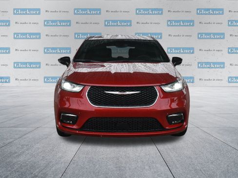 New 2026 Chrysler Pacifica Select image 2