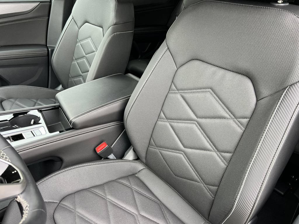 Used 2026 Volkswagen Atlas Cross Sport SE w/ Panoramic Sunroof Package AWD/4WD image 15